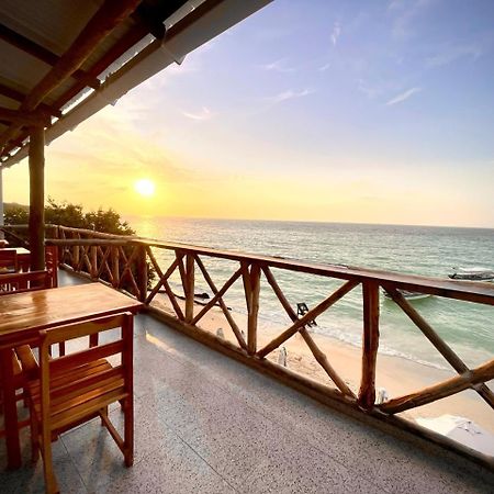 Mandala Beach Club Hotell Pendales Exteriör bild
