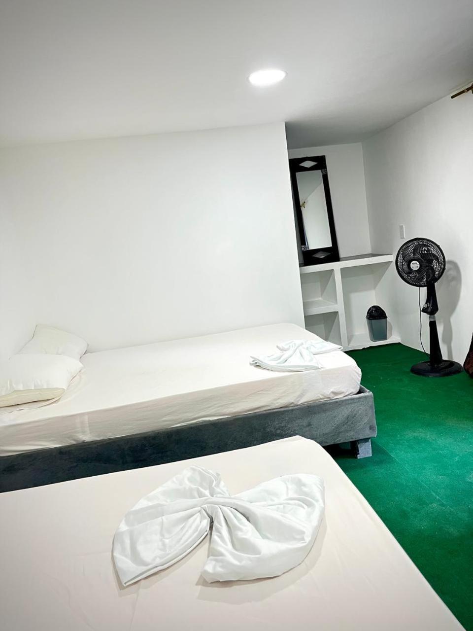 Mandala Beach Club Hotell Pendales Exteriör bild