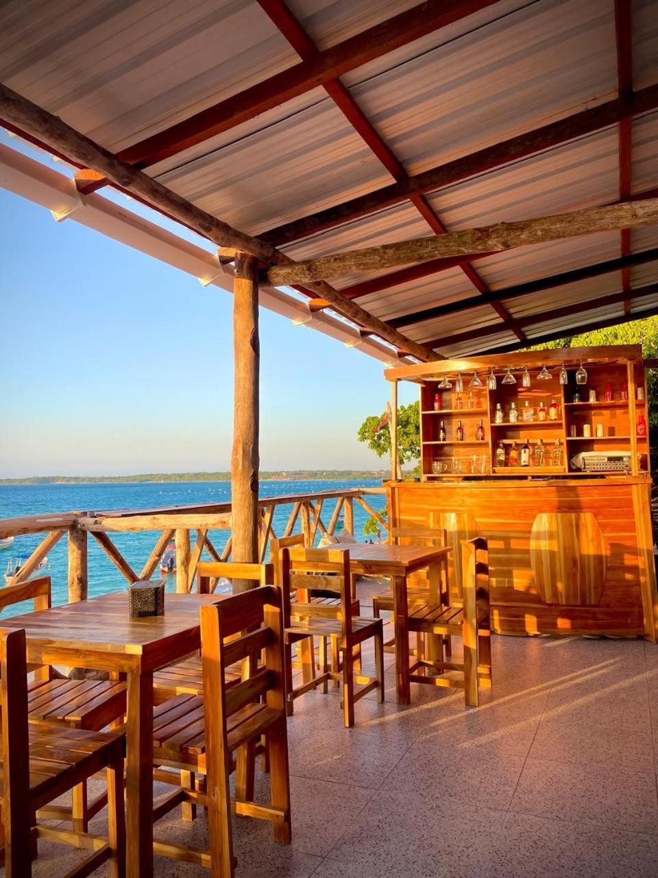 Mandala Beach Club Hotell Pendales Exteriör bild
