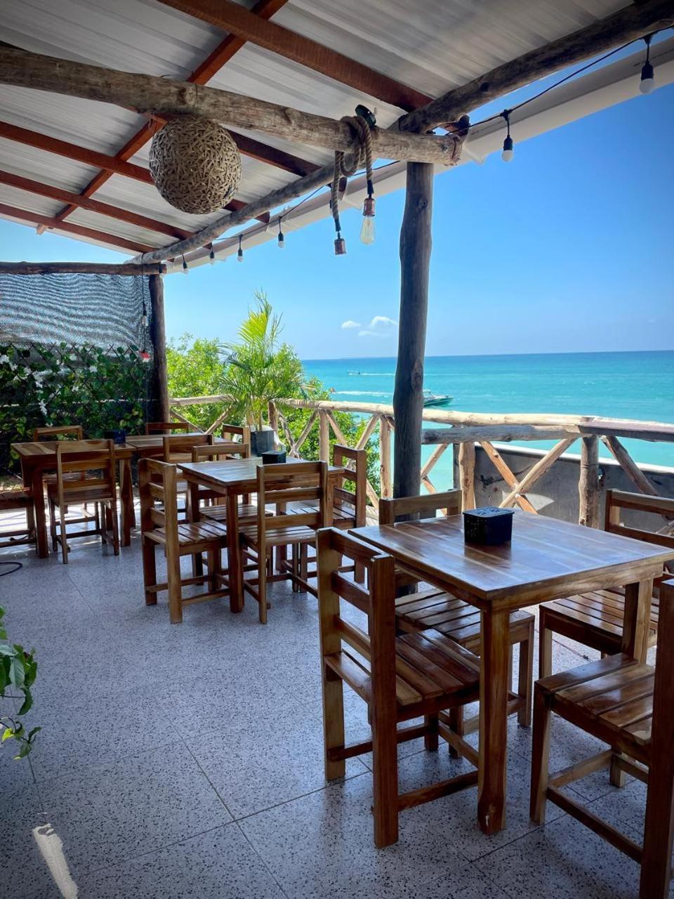 Mandala Beach Club Hotell Pendales Exteriör bild